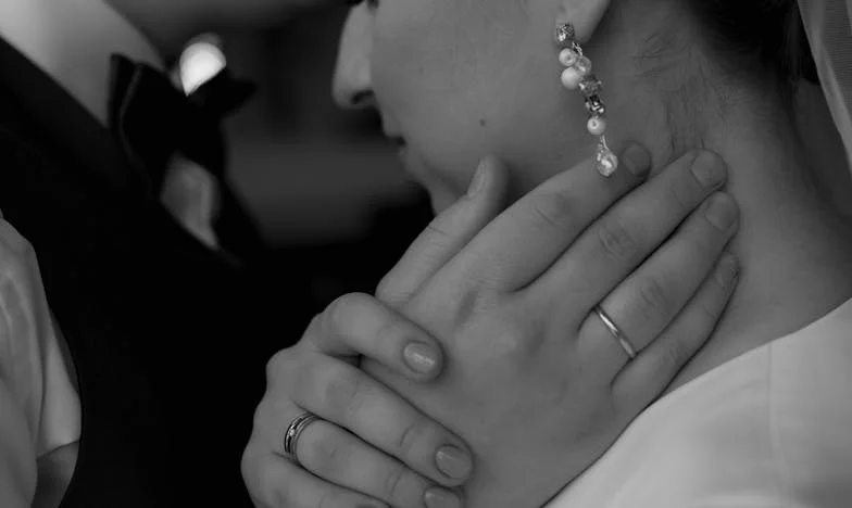 Portfel mojego męża i moja złota klatka: Walka o wolność w zamrożonym małżeństwie