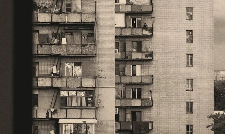 Syn chciał mnie wyrzucić z własnego mieszkania: "Będziesz spała w kuchni, mamo" – historia Marii z Wrocławia