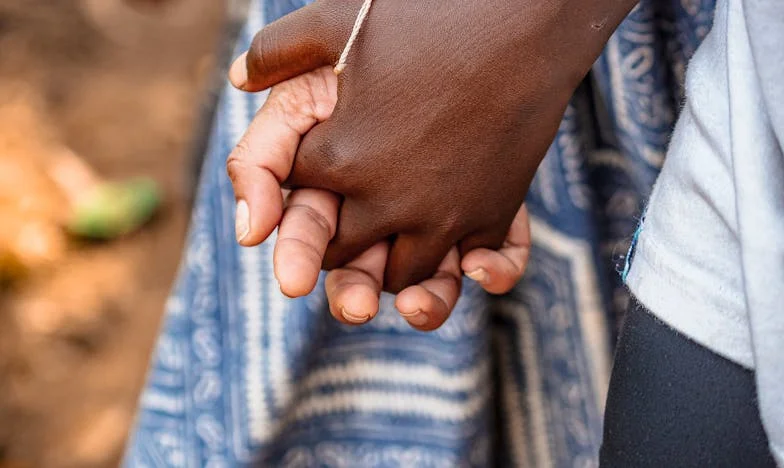 W cieniu elity: Historia Pawła i walki o równość w warszawskim liceum