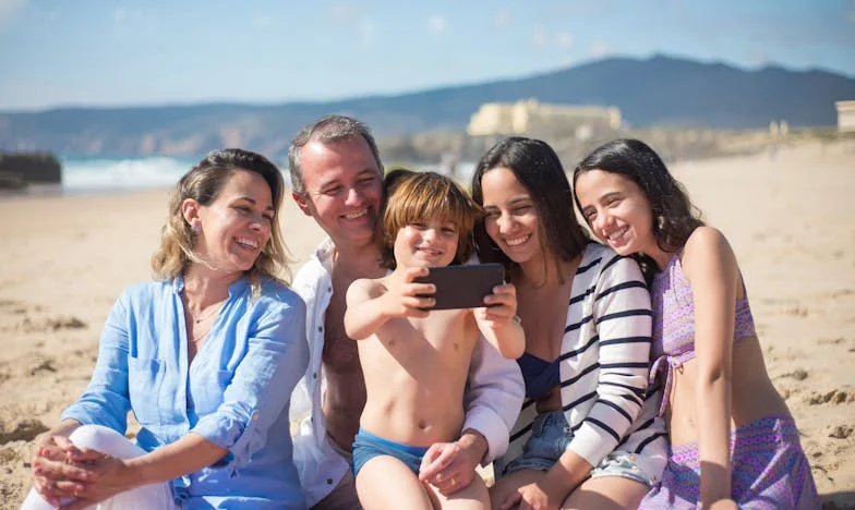 Cienie lata: Ojciec, syn i tajemnice starego domu