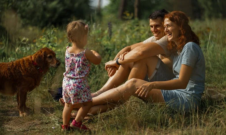 „Cześć, Córko. Przyszedłem do Ciebie Zamieszkać! Zgodnie z Prawem Musisz Mnie Przyjąć” – Historia Marty i Jej Ojca po Latach Rozłąki
