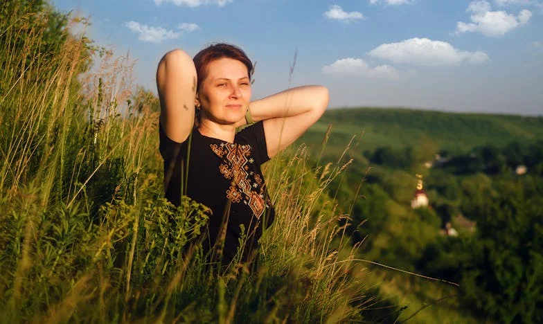 Echo obcasów: babcia, sekret i cena samotności