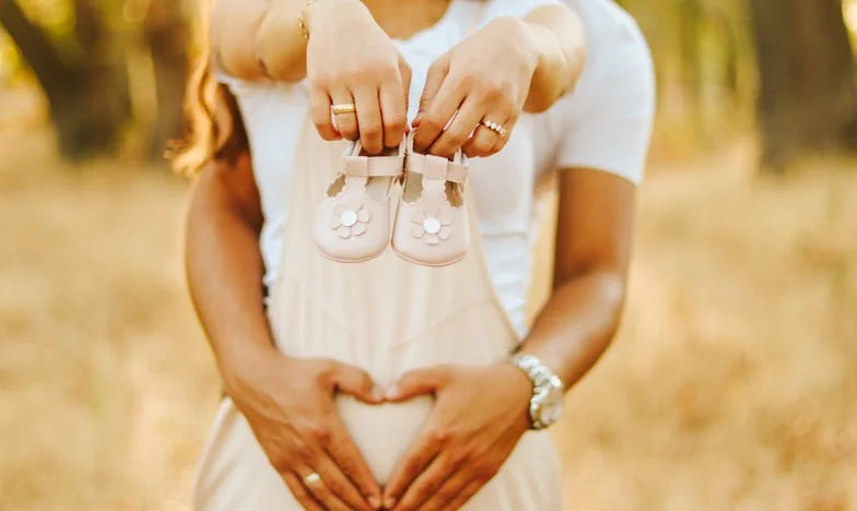 „Jeśli jeszcze raz to przyniesiesz, każę ci to zjeść razem z opakowaniem” – historia o miłości, która stała się polem bitwy