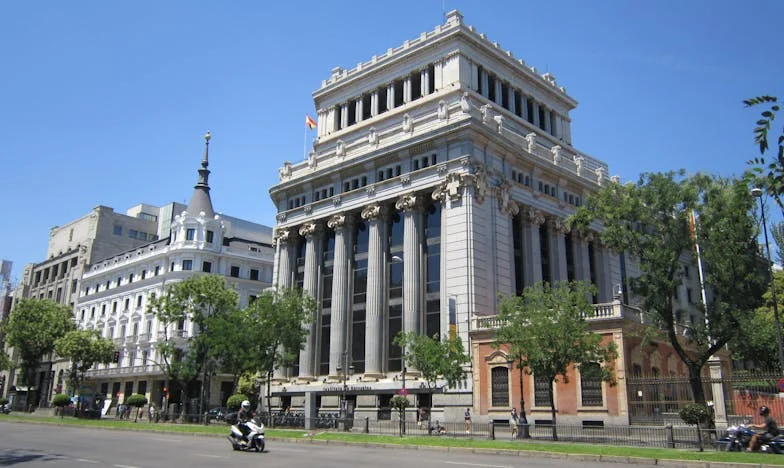 Matka mojego męża uważa, że robi nam przysługę – a ja czuję się coraz bardziej bezradna