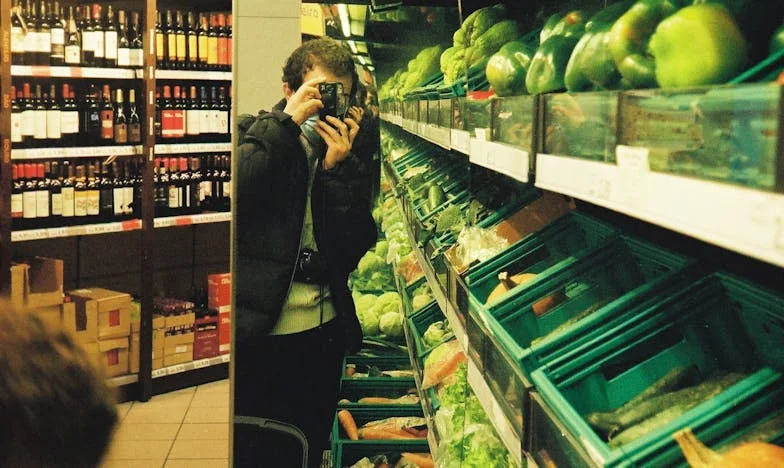 Przyszłam do synowej o dziesiątej rano: syn w pracy, dzieci bawią się same, a ona jeszcze śpi – potem narzeka mojemu synowi, że jest wykończona