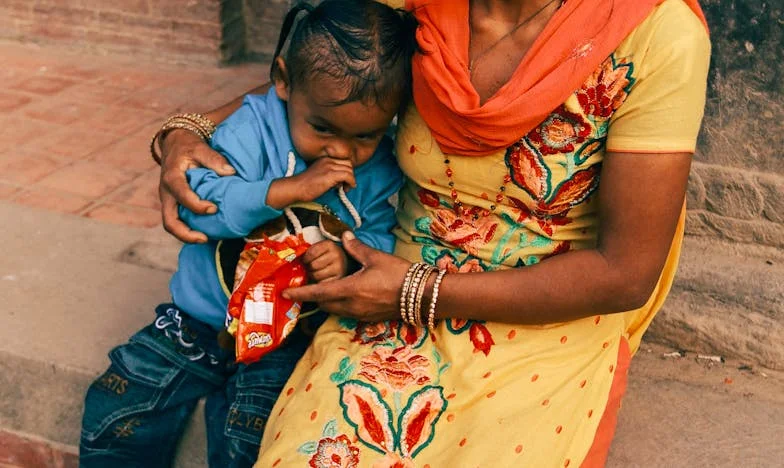 Wyrzucona z domu przez ciążę: Po dziesięciu latach rodzice proszą mnie o pomoc
