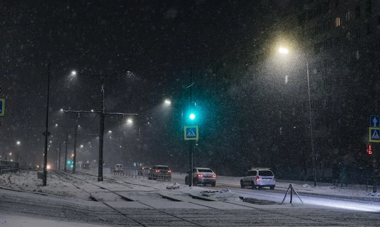 Mezi čtyřmi stěnami: Když rodina není jen bezpečným přístavem