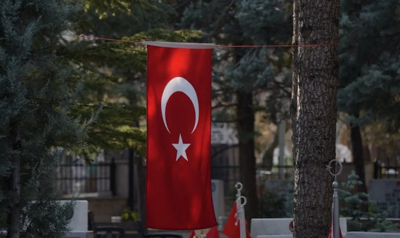 Mezi dvěma ohni: Když manžel zakáže vlastní rodinu