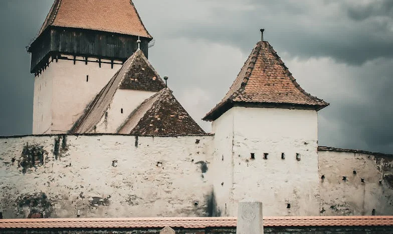 „Nevíš, že tvoje matka našeho syna nemá ráda?“ – Deset let v stínu tchyně