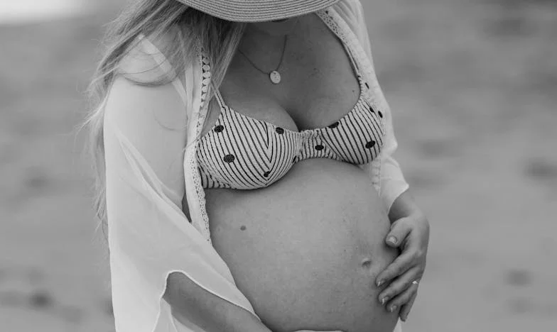 Když se naše mámy spřátelily: Začátek konce u kávy v Dejvicích