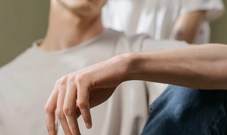 „Mami, tohle je moje dcera.“ Můj syn stál ve dveřích s novorozencem v náručí – nikdy bych nevěřila, že se to stane zrovna nám.