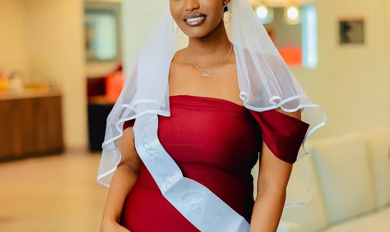 „Moje tchýně nám vnucuje svůj dům na okraji Prahy“ – Když rodina rozděluje místo aby spojovala