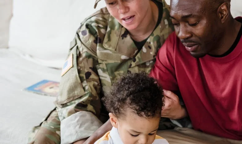 Tchyně mi předala klíče od bytu a řekla: „Dělej si s tím, co chceš.“ Uvnitř čekalo tajemství staré čtyřicet let.