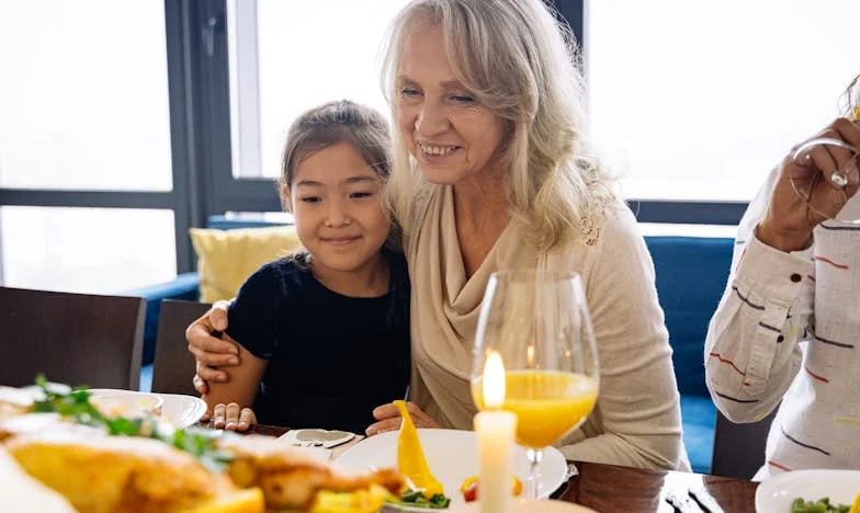 Vždy jsem byla ta špatná tchyně? Synova žena mě držela od sebe, teď mi vyčítá, že nejsem dost blízko vnučkám