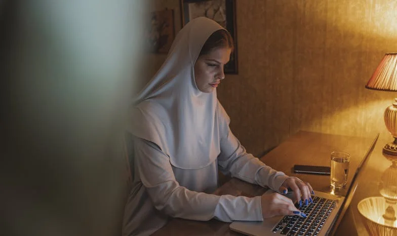 Hostem ve vlastním domě: Můj boj za respekt a místo v rodině manžela