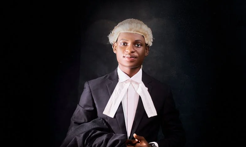 Když láska přijde pozdě: Může srdce zvítězit nad pochybnostmi v padesáti sedmi?