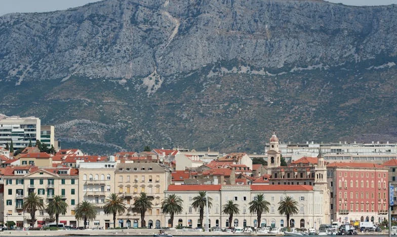 Když se minulost vrátí: Příběh o Aničce, Davidovi a dceři Lence – Odpustit, nebo zavřít dveře navždy?