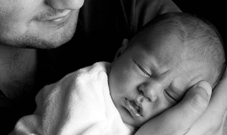 Když se zrcadlo rozbije: Příběh o vlastní hodnotě v české rodině