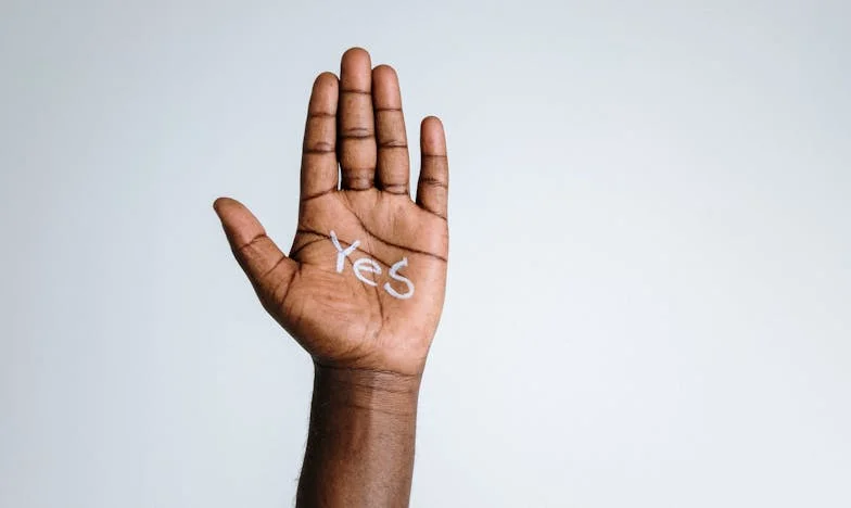 „Máš měsíc na to, abys opustila můj byt!” – Příběh české snachy mezi rodinnými očekáváními a vlastními sny