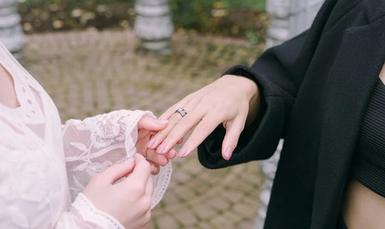 Nečekaný spolubydlící: Jak jsem přijala syna svého muže do našeho života