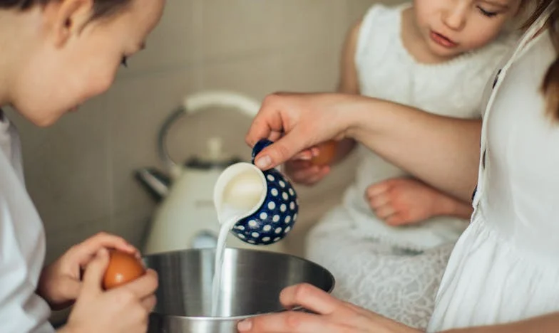 Pod povrchem ticha: Příběh matky a jejího syna v sevření rodinných pout