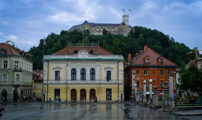 Když domov přestane vonět domovem: Můj život s Arčim pod jednou střechou s tchyní