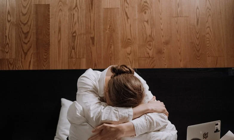 Mezi loajalitou a láskou: Když manžel žádá prodej rodinného bytu