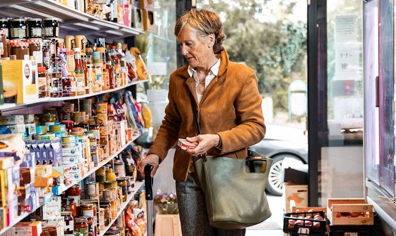 Mezi stolem a důstojností: Příběh jedné české snachy