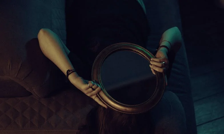 Po 27 letech manželství mě opustil kvůli kolegyni z práce. Nejhorší bylo, že jsem ji znala roky.