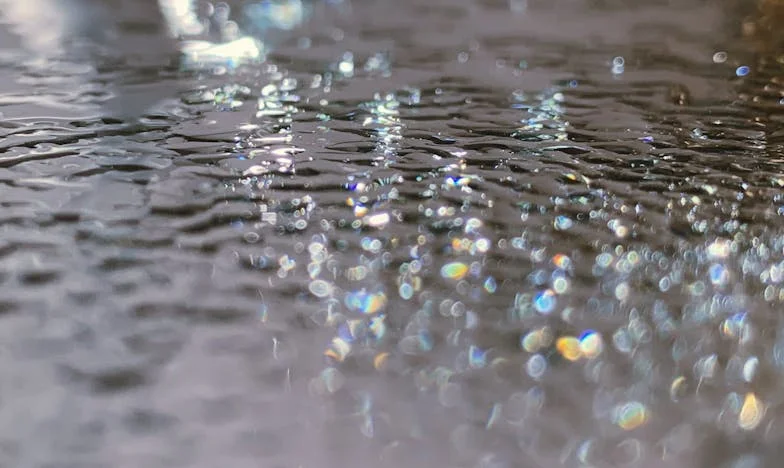 Pomoc! Příbuzní si myslí, že stavíme dům pro jejich syna a naši dceru!