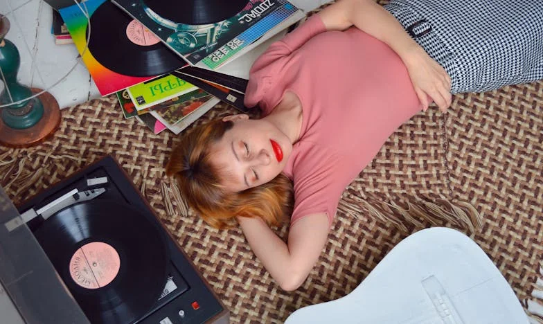 Modrooký strýc Michal a chlapec, který se bál hlasů