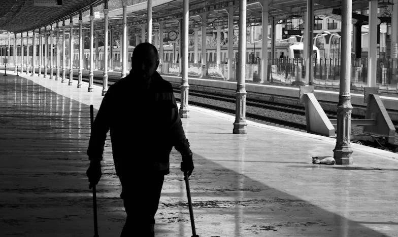 „Nemusíš sedět u stolu. Tvým úkolem je, aby hosté byli spokojení a najedení.“ — Příběh ženy, která se rozhodla změnit svůj život