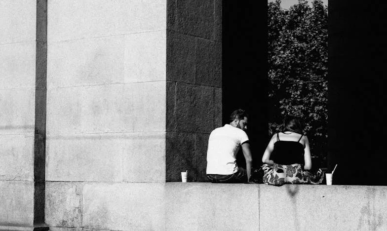 Svíčka ve větru: Mezi zradou a odpuštěním – Příběh lékařky a dcery