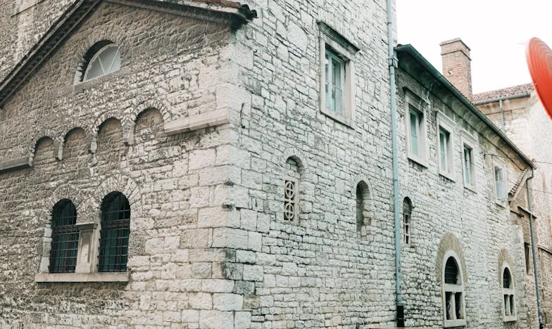 Kiedy miłość staje się więzieniem – Moja ucieczka z własnego domu