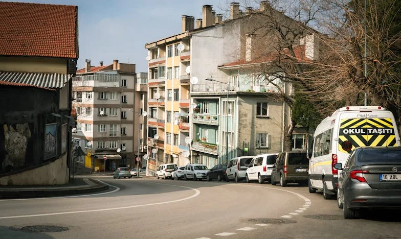 Scrisori din Umbra: Povestea Unei Identități Pierdute