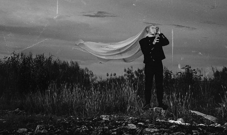 Între datorie și libertate: Povestea mea cu mama