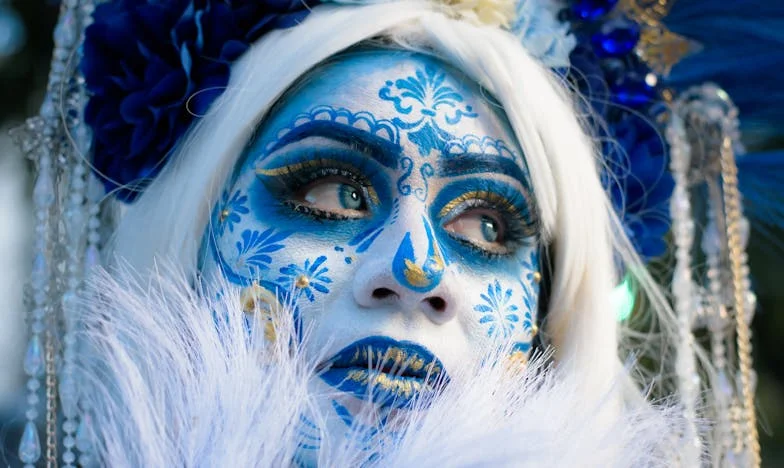 Între două lumi: Povara alegerii dintre familie și datorie