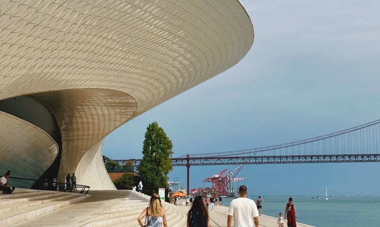 Lacrimi în Drumul Taberei, orgoliu în Primăverii: Mama nu l-a acceptat niciodată pe Radu