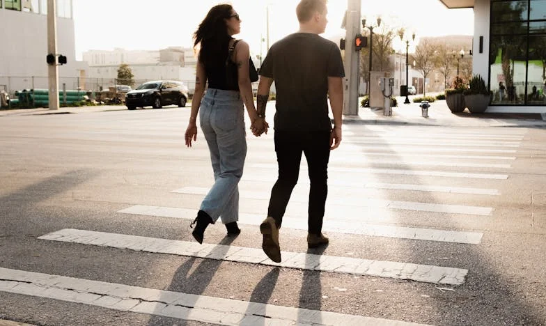 Mesaje necunoscute pe telefonul soțului meu de 63 de ani: Între îndoială, trădare și regăsire