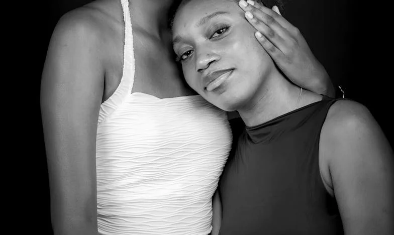 „Nu ești prea frumoasă, fata mea” – Povestea unei răni care nu se vede