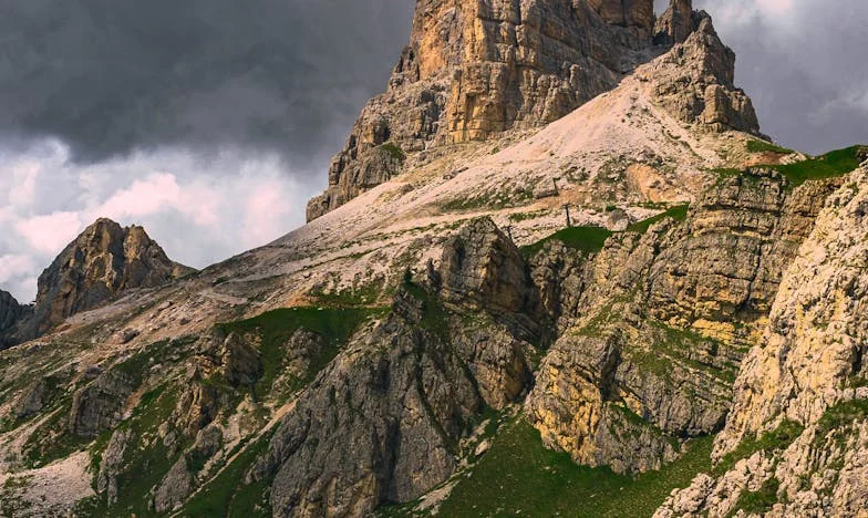 „Nu te grăbi cu nunta, Lucia!” – Fuga unei mirese din strânsoarea unei familii străine