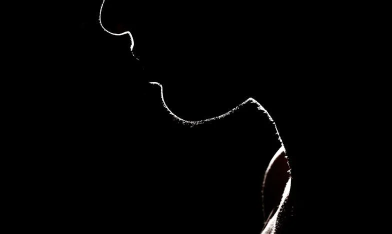 Soțul meu, fantoma din casă: Lupta mea cu invizibilitatea într-o familie românească