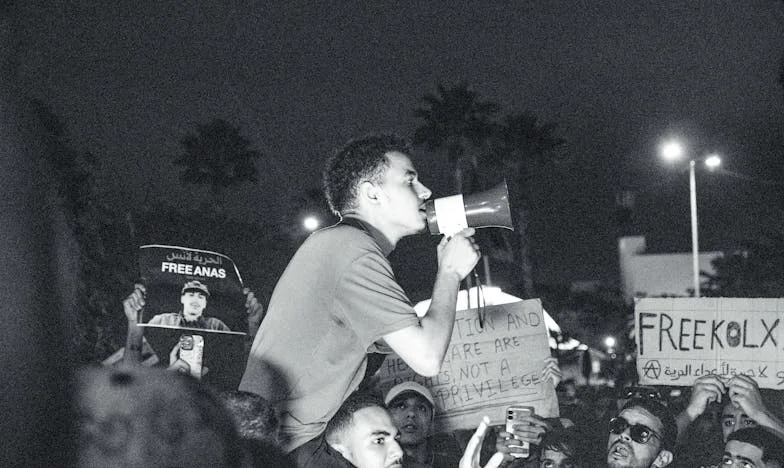 Sub Cerul Gri al Bucureștiului: Fuga Mea din Propria Viață