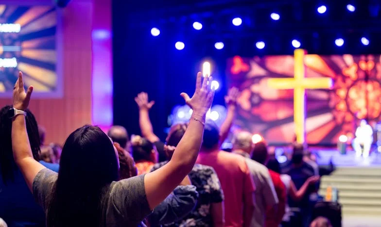 „Sunt doar un bancomat?” – Povestea Anei, o mamă româncă între sacrificiu și regăsire