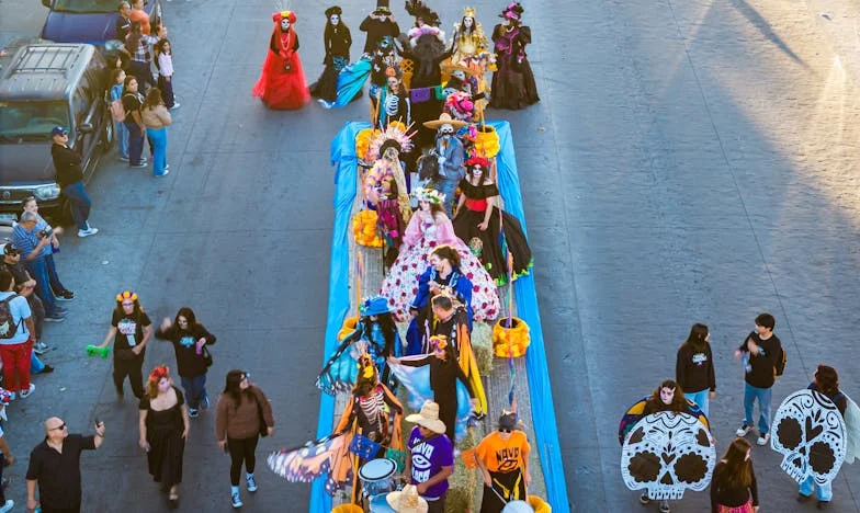 Când acasă nu mai e acasă: Fuga mea din noaptea furtunoasă și trădarea celor dragi