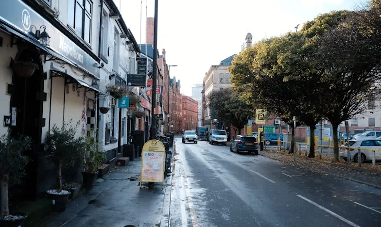 „De ce nu sunt de ajuns?” – Povestea unei femei în umbra trădării