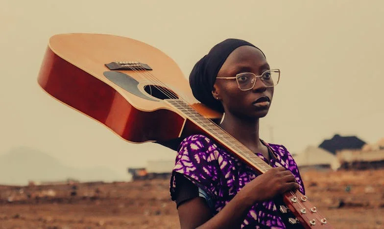 „Nu sunt servitoarea voastră!” – Povestea unei femei care și-a regăsit vocea într-o familie care nu a acceptat-o niciodată