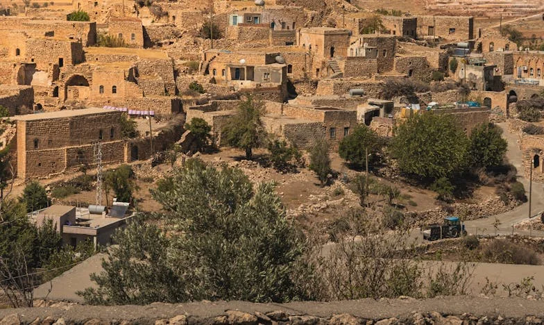 Umbra tatălui meu: Povestea unei vieți trăite după reguli străine