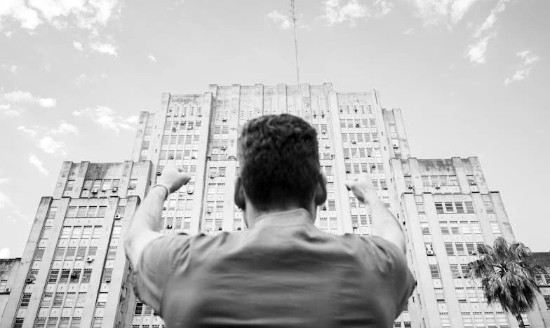 Când inima nu poate ierta: Povestea unei mame care a plecat cu copilul