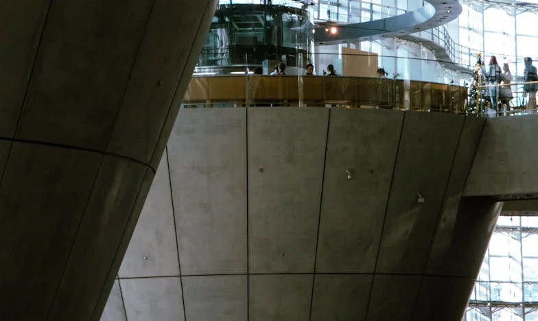 „Fă-ți bagajele și vino ACUM!” – Povestea mea despre cum soacra mea, doamna Viorica, a încercat să ne conducă viața